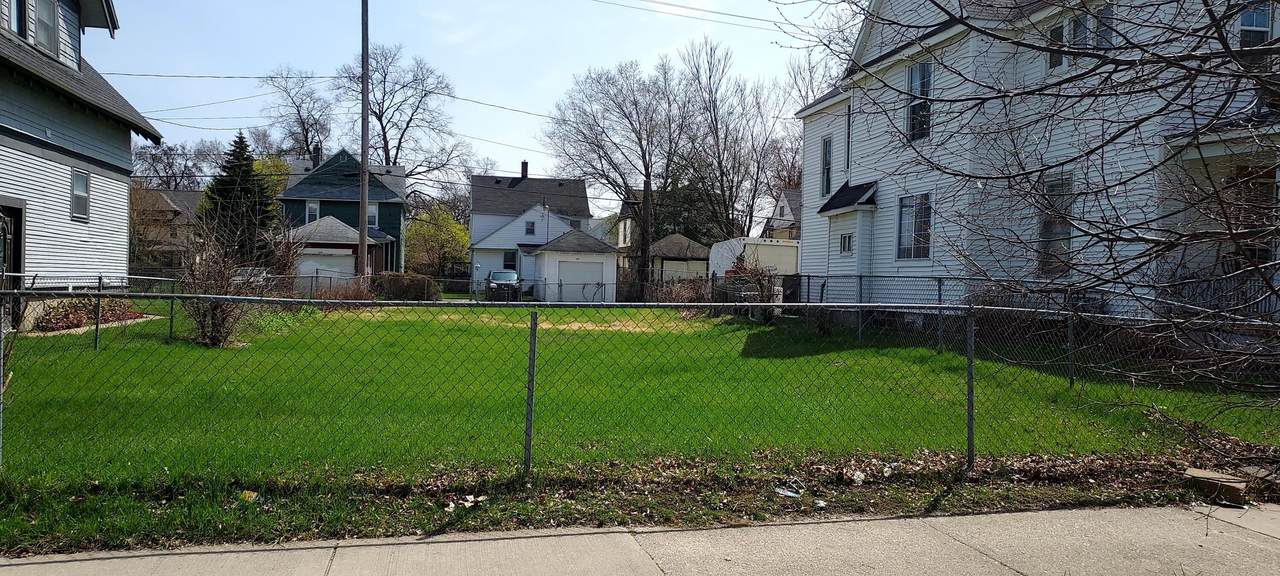 1226 Cass Avenue - Photo 1