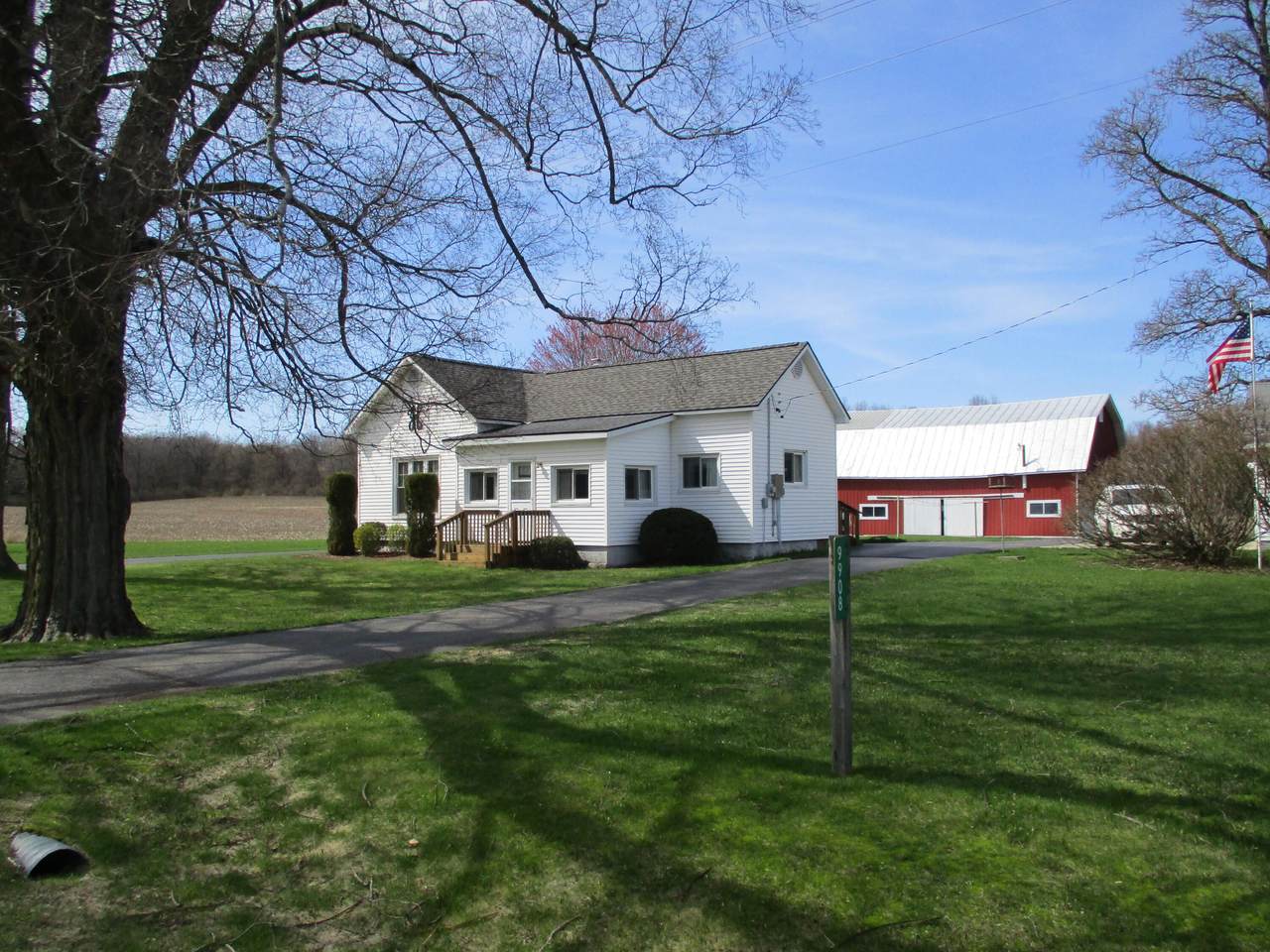9908 Dickerson Lake Road - Photo 1