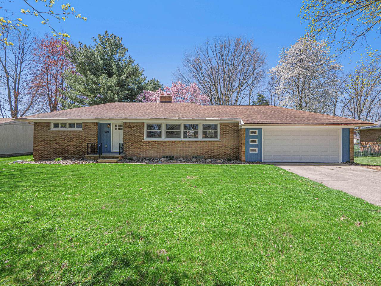 500 Vanderveen Drive - Photo 1