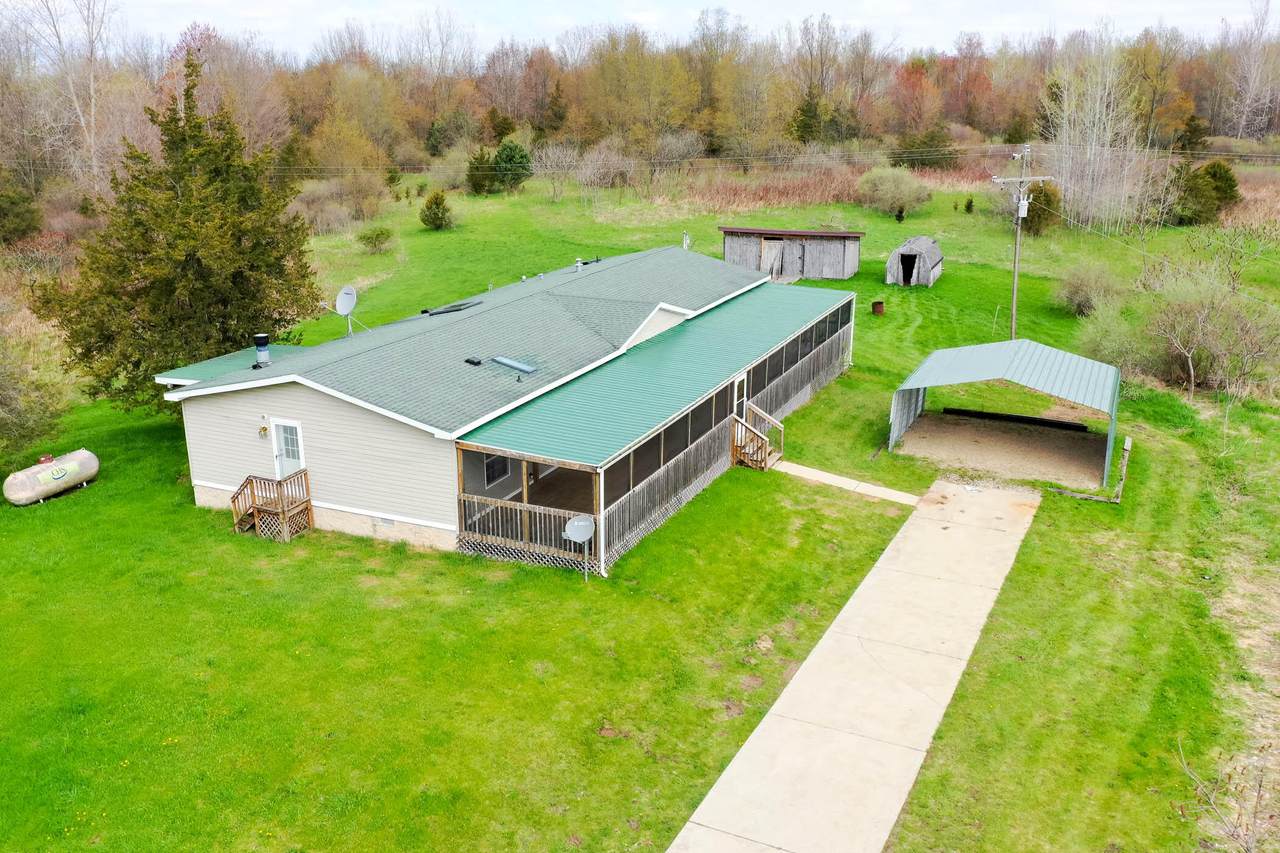 5871 102nd Avenue - Photo 1