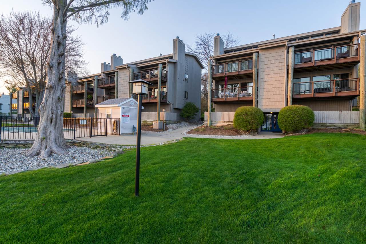 555 Lake Street - Photo 1