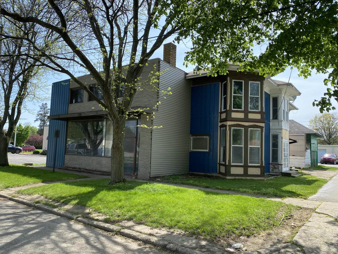 102 Maple Street - Photo 1