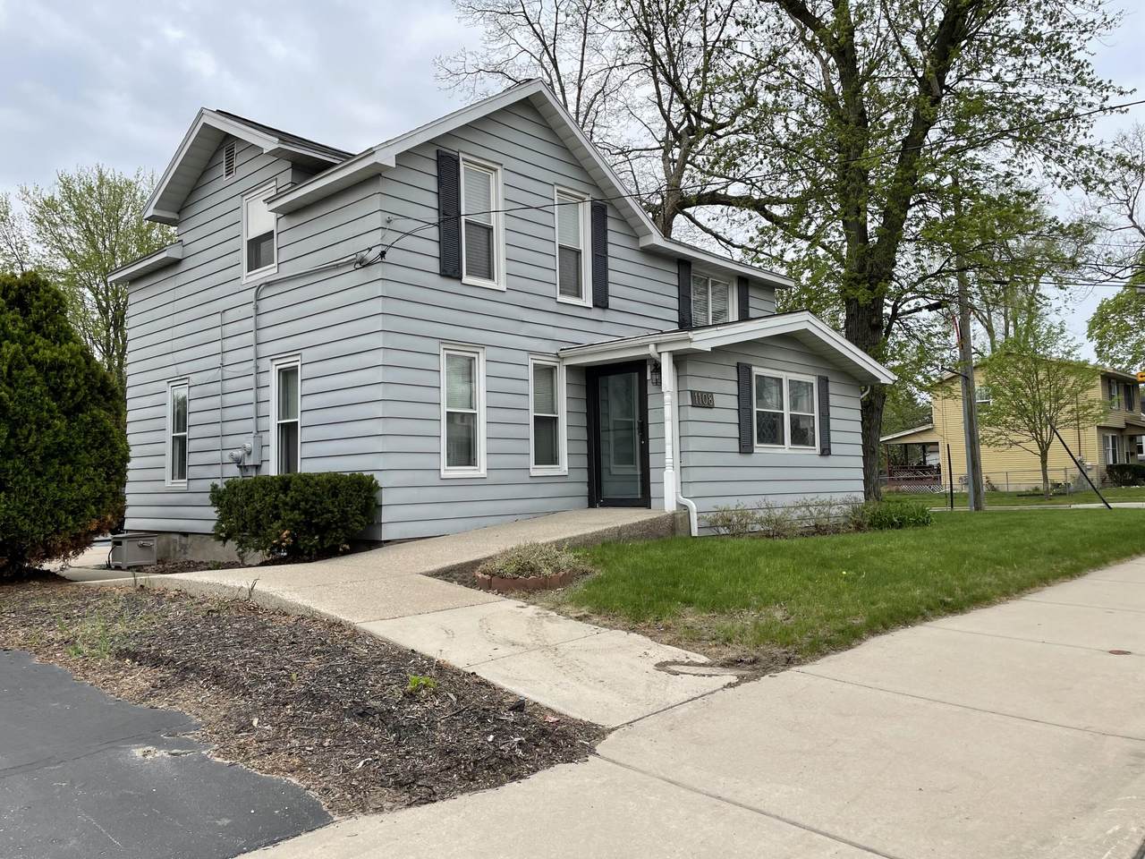 1108 Leonard Street - Photo 1