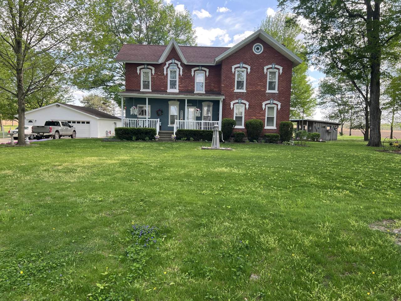 499 Division Street - Photo 1