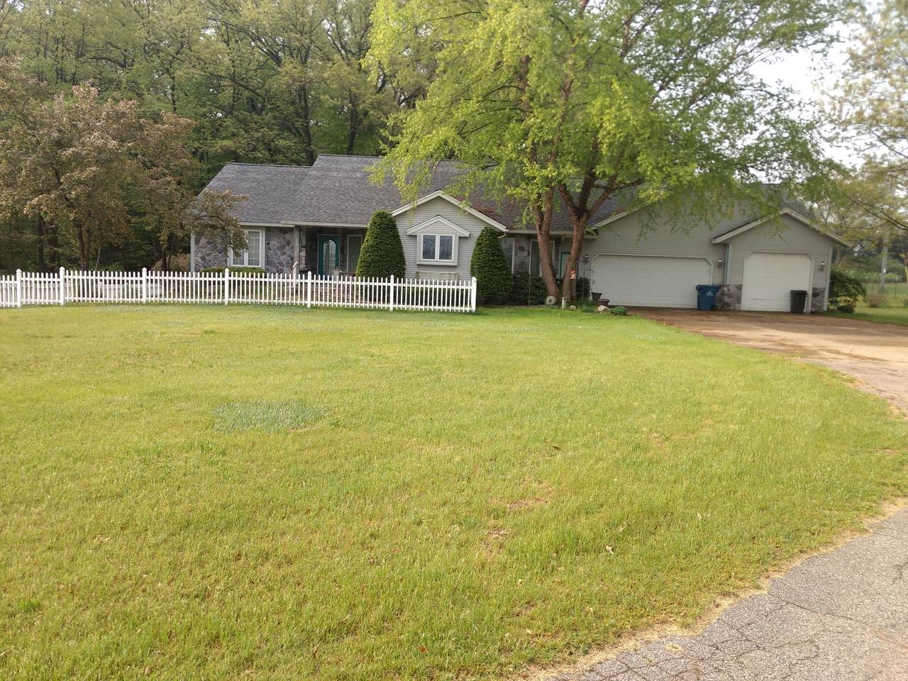 534 126th Avenue - Photo 1