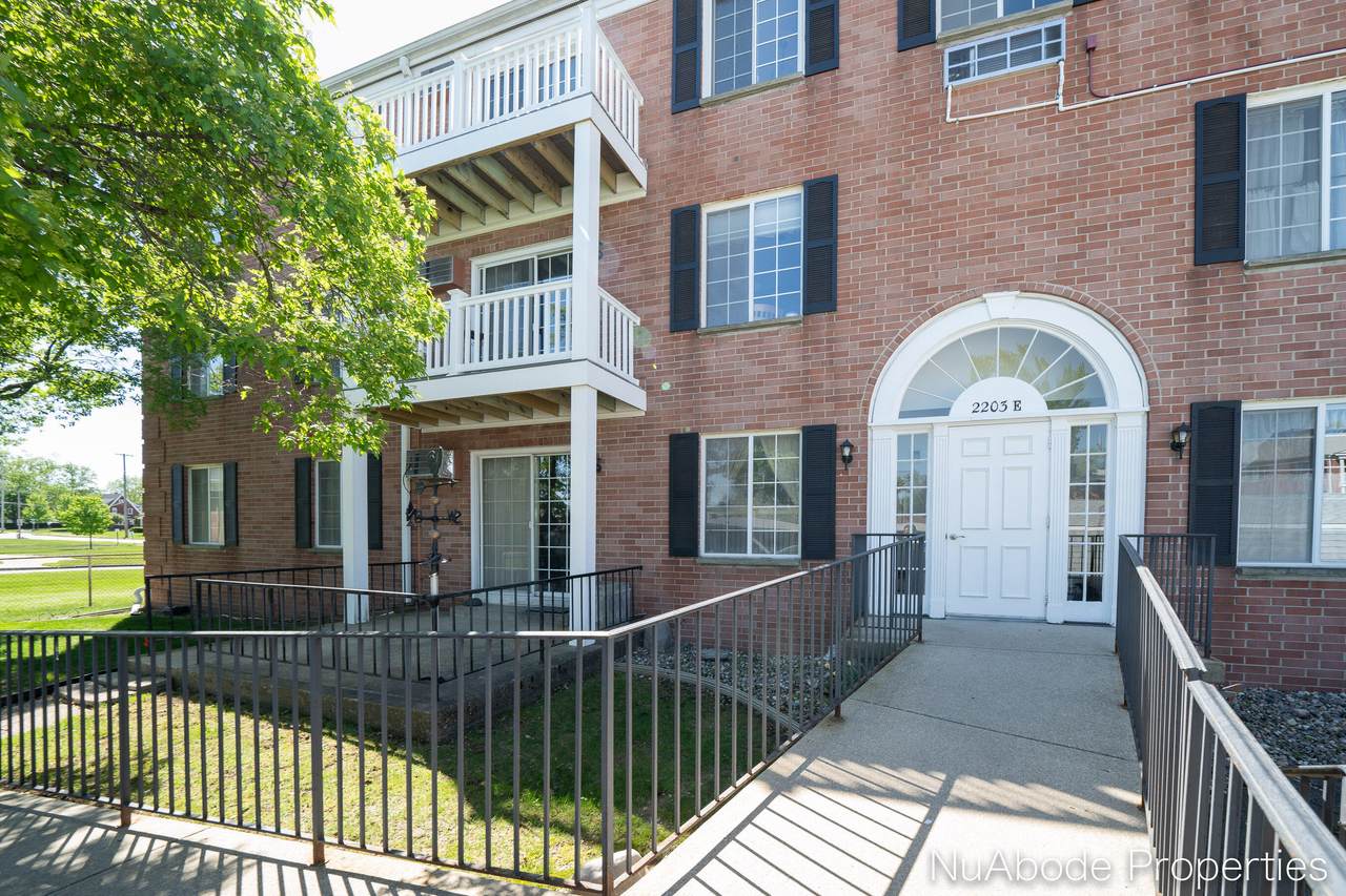 2203 Porter Street - Photo 1