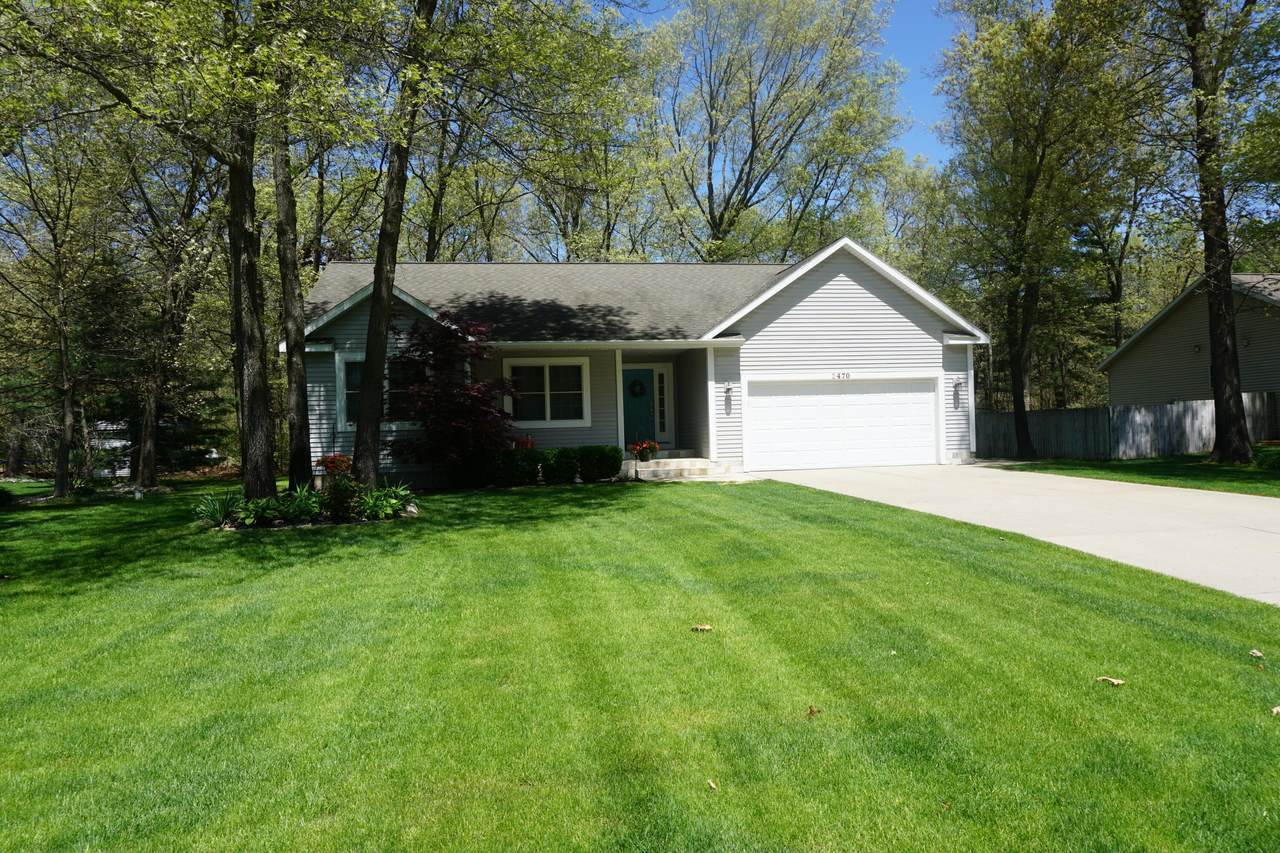 2470 Hiawatha Trail - Photo 1