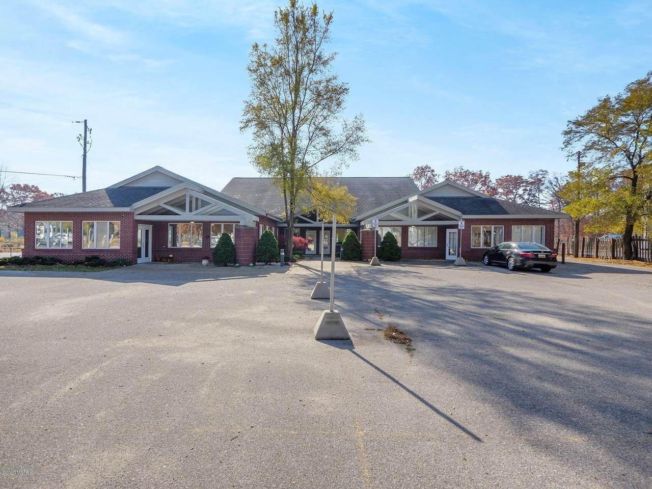 493 Norton - Photo 1