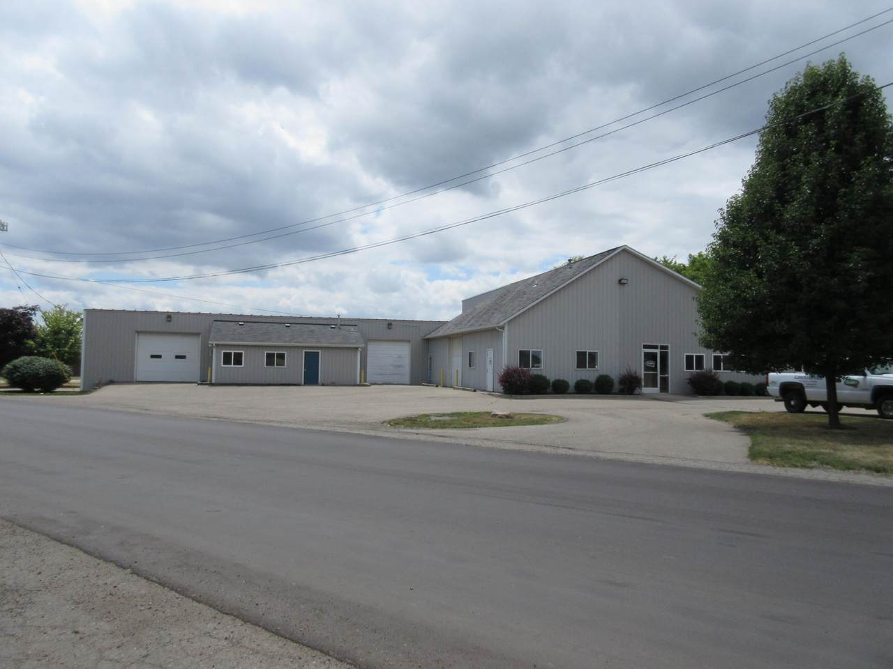 700 Hatfield Avenue - Photo 1