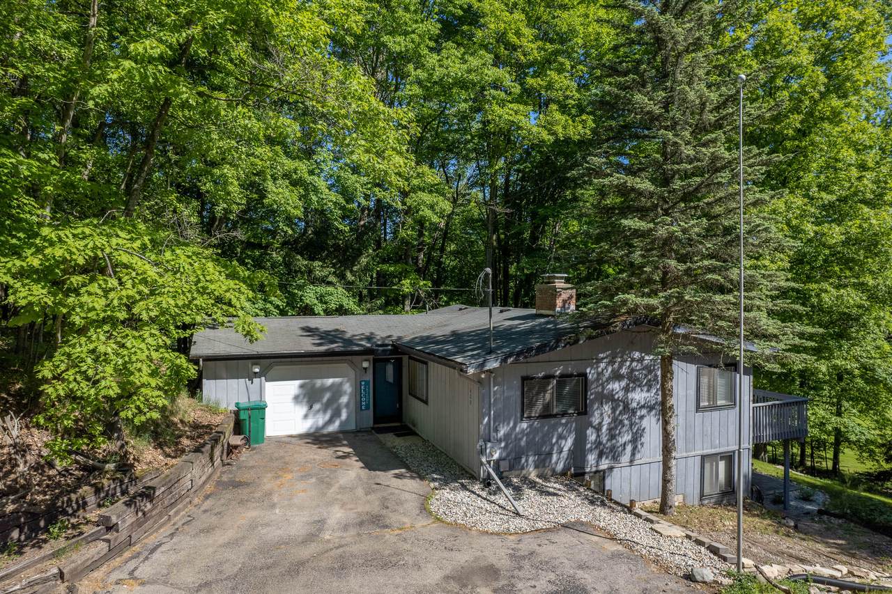 9620 Pere Marquette Drive - Photo 1