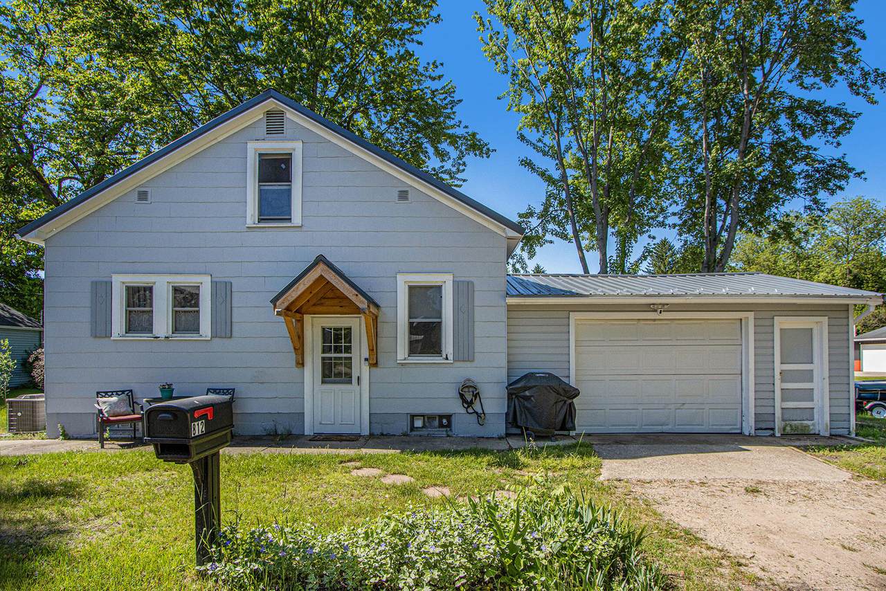 812 Monroe Street - Photo 1