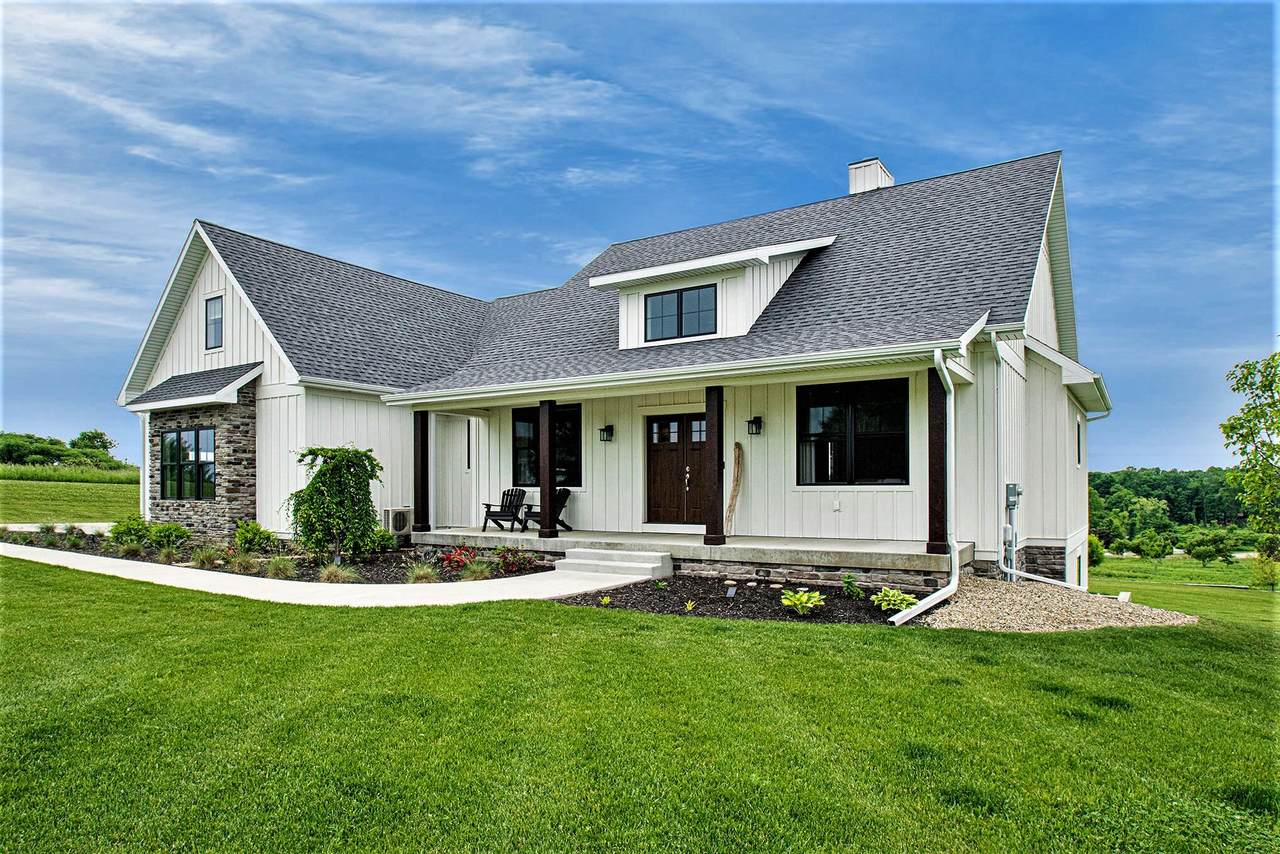 2624 Colton Drive - Photo 1