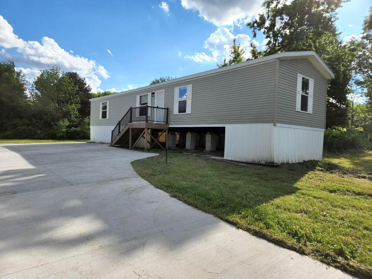13292 Clinton Road - Photo 1