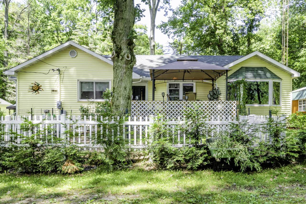 6953 Hiawatha Drive - Photo 1