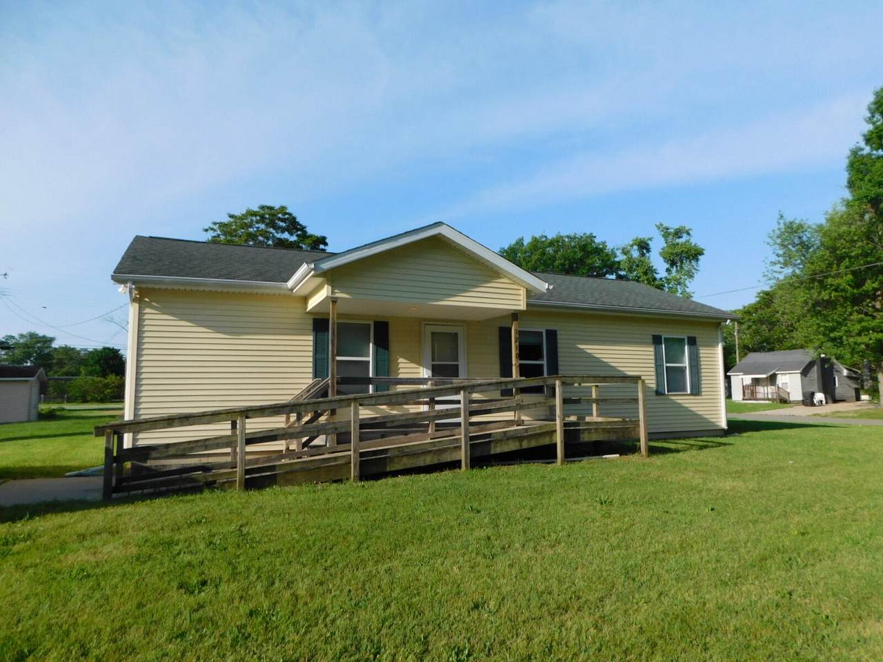 1210 Vincent Court - Photo 1