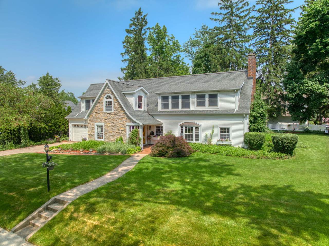 319 Durand Street - Photo 1