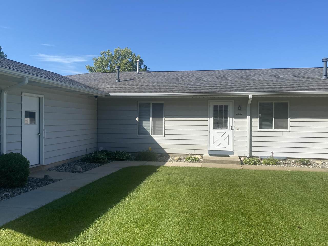 4704 Weston Avenue - Photo 1