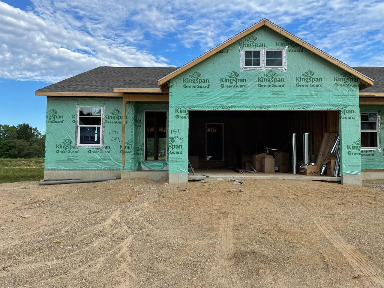 1541 Village Circle - Photo 1