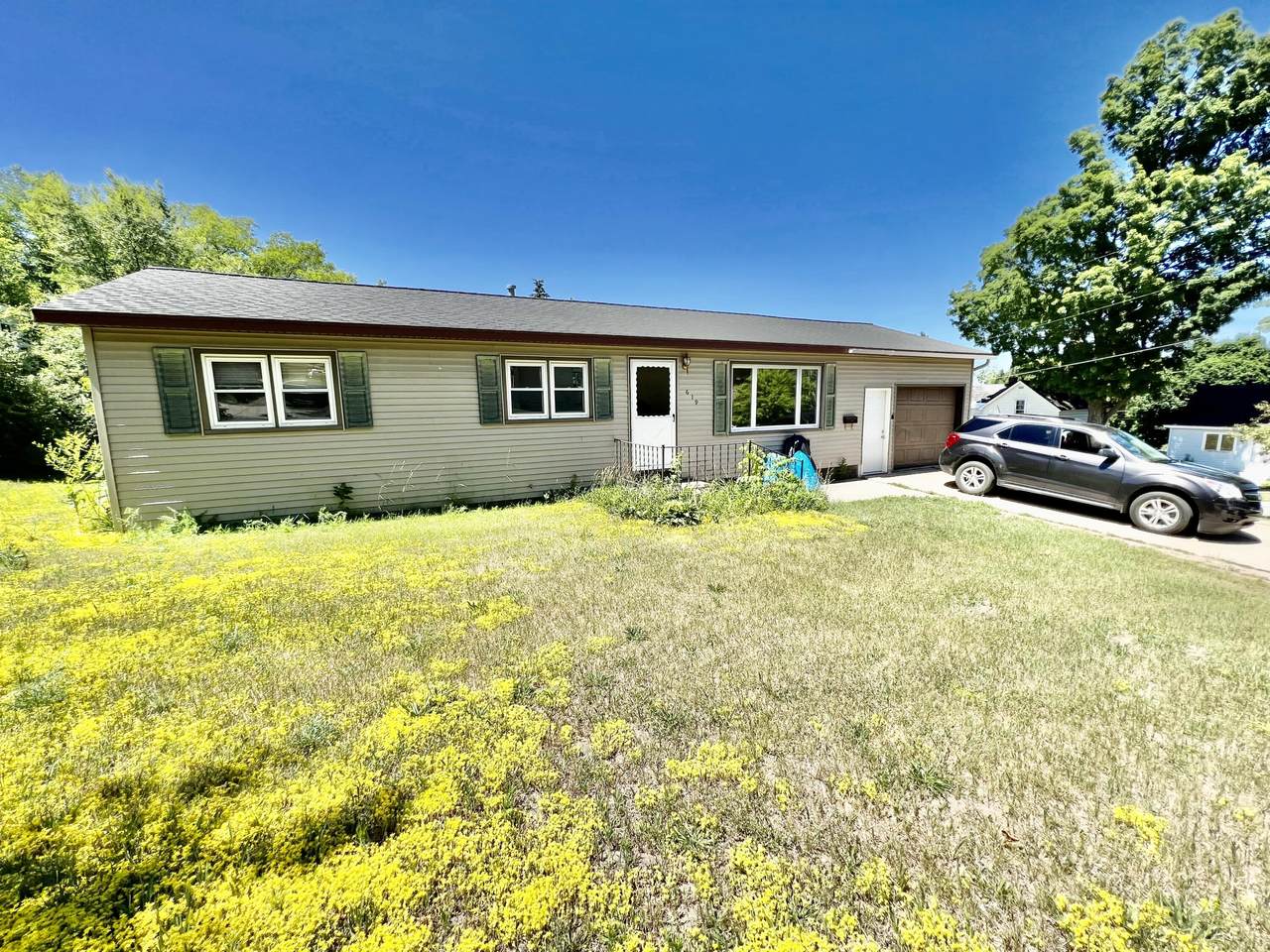 619 Park Street - Photo 1