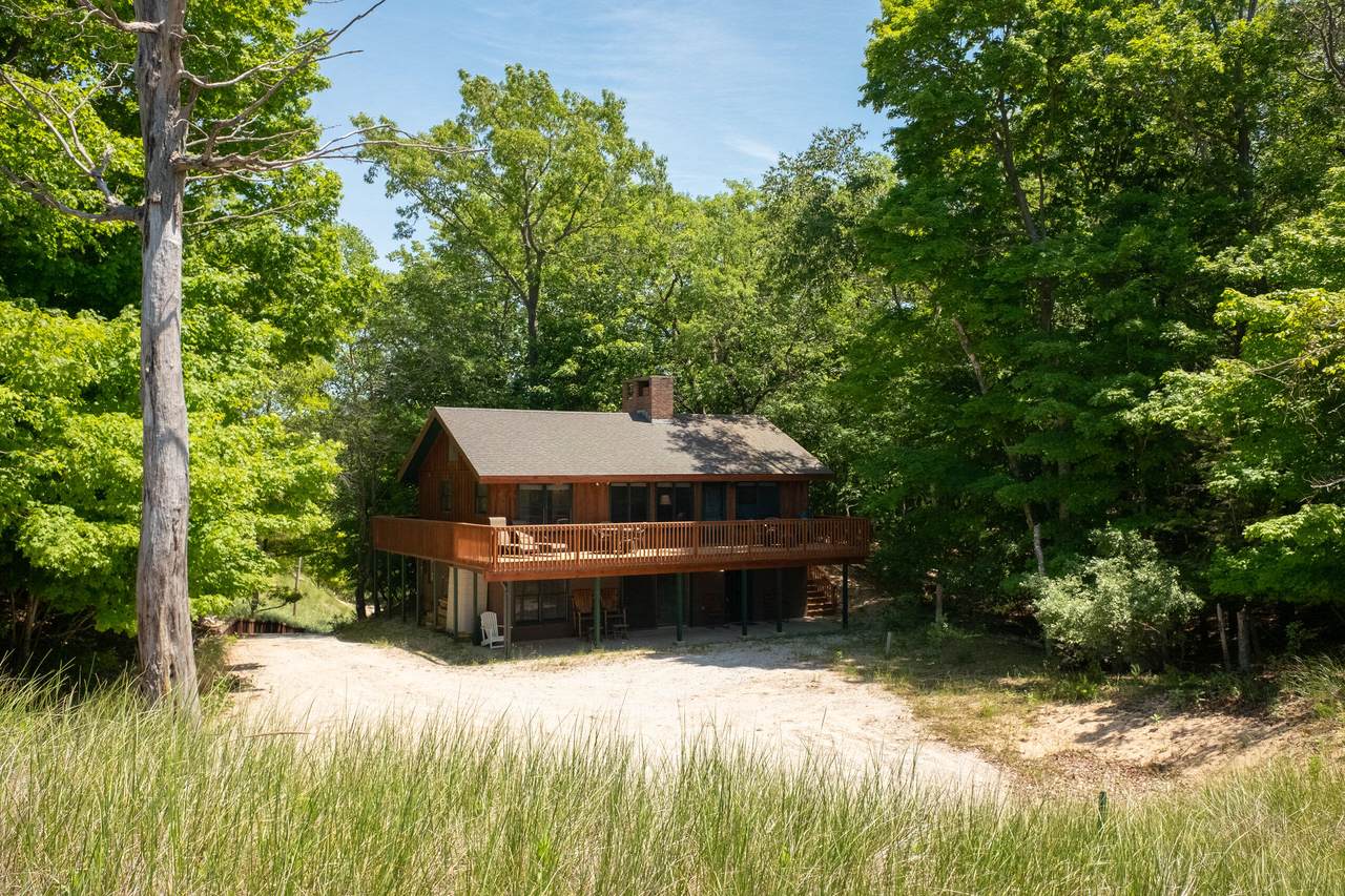 4670 Lakeshore Road - Photo 1