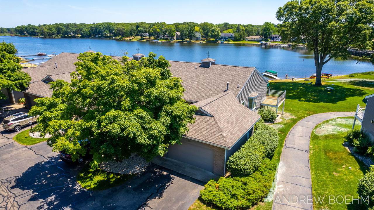 650 Edgewater Drive - Photo 1