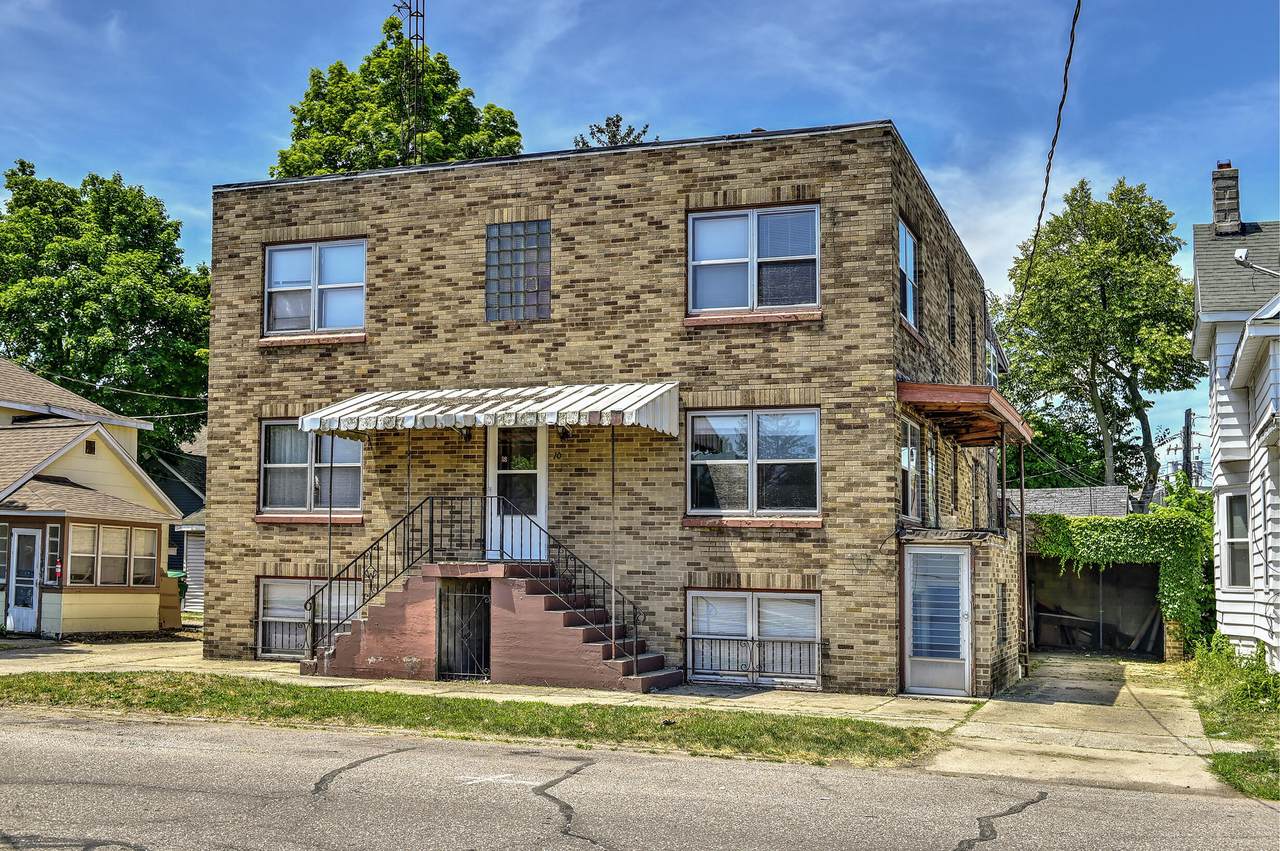 10 4th Street - Photo 1