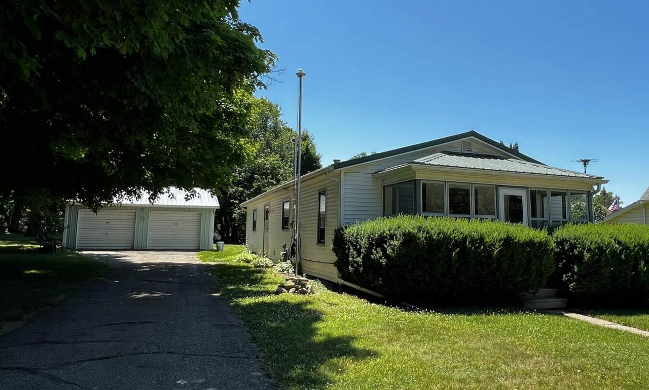 213 Railroad Street - Photo 1