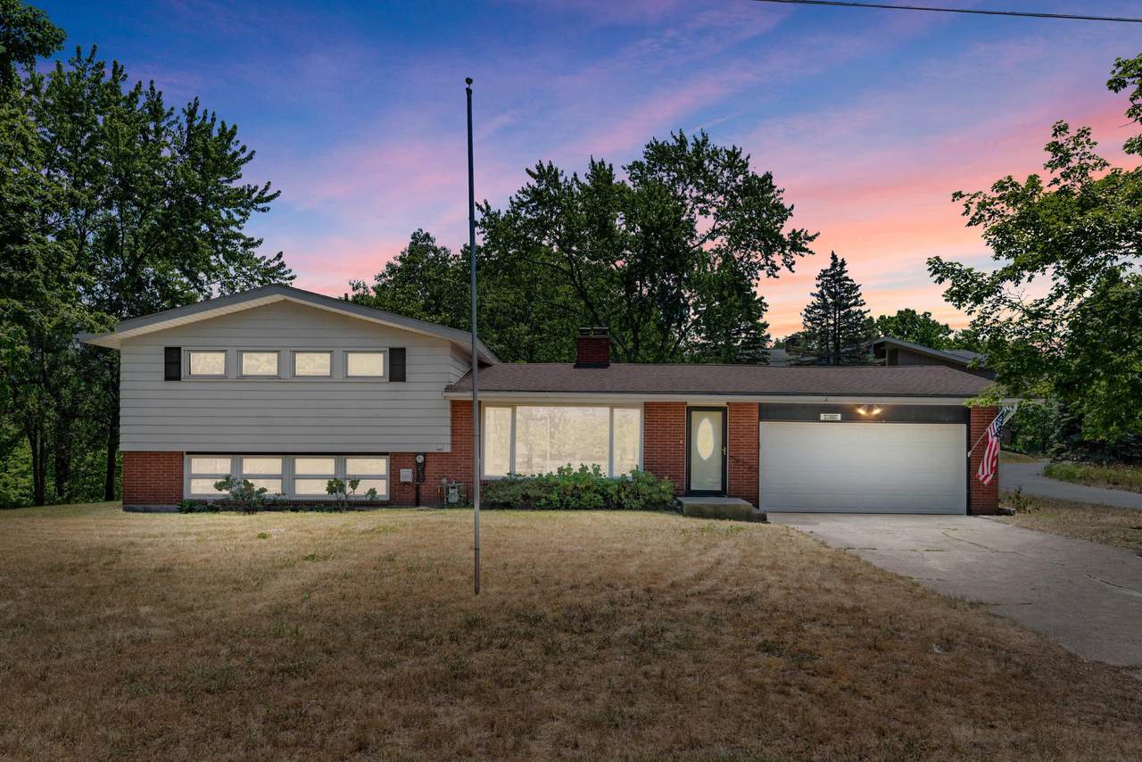 48114 Mckean Drive - Photo 1