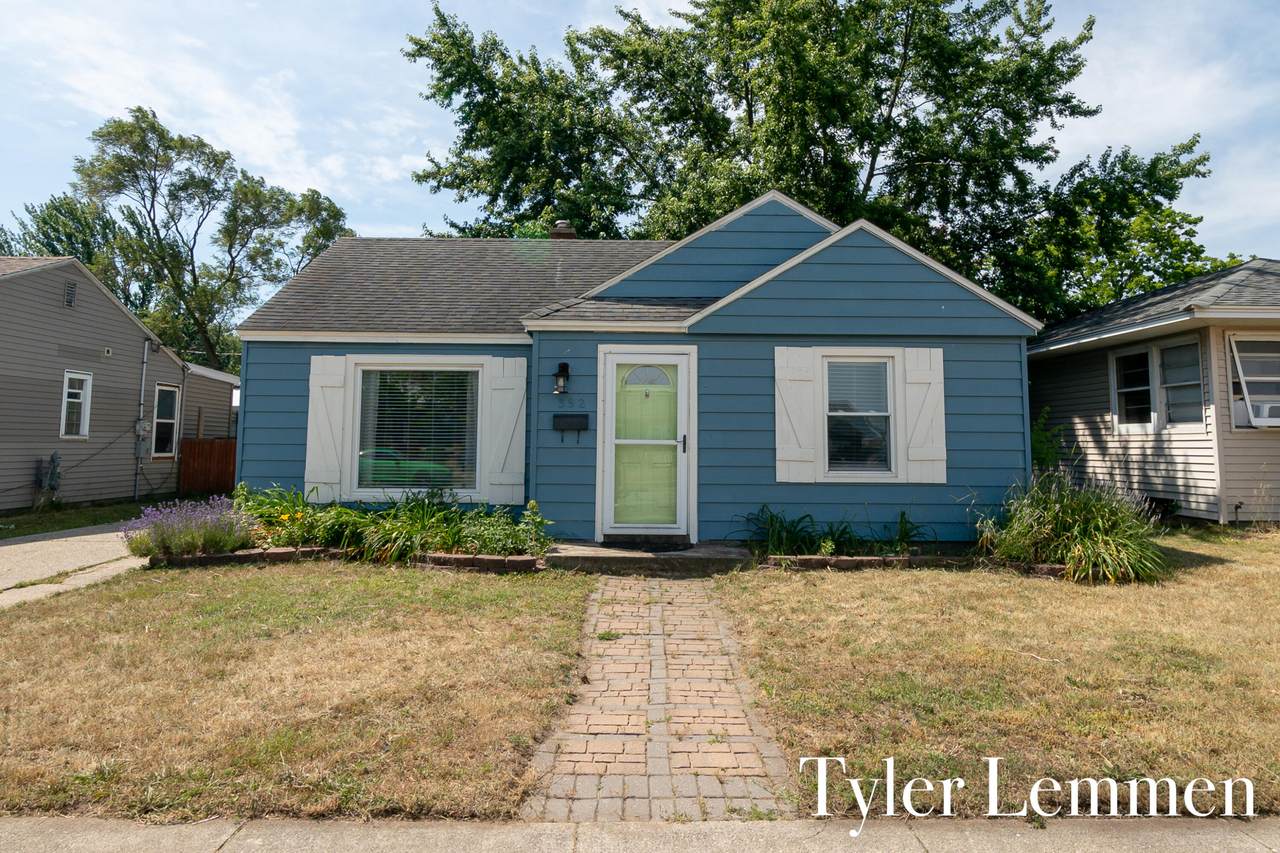 392 18th Street - Photo 1