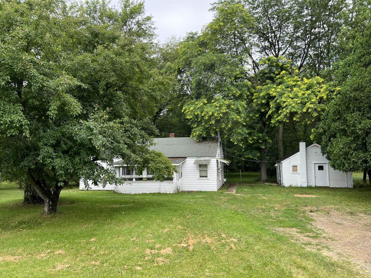 5420 Hague Avenue - Photo 1