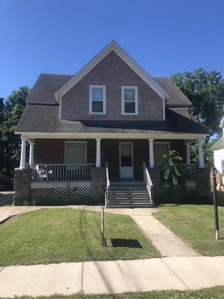 738 Stockbridge Avenue - Photo 1