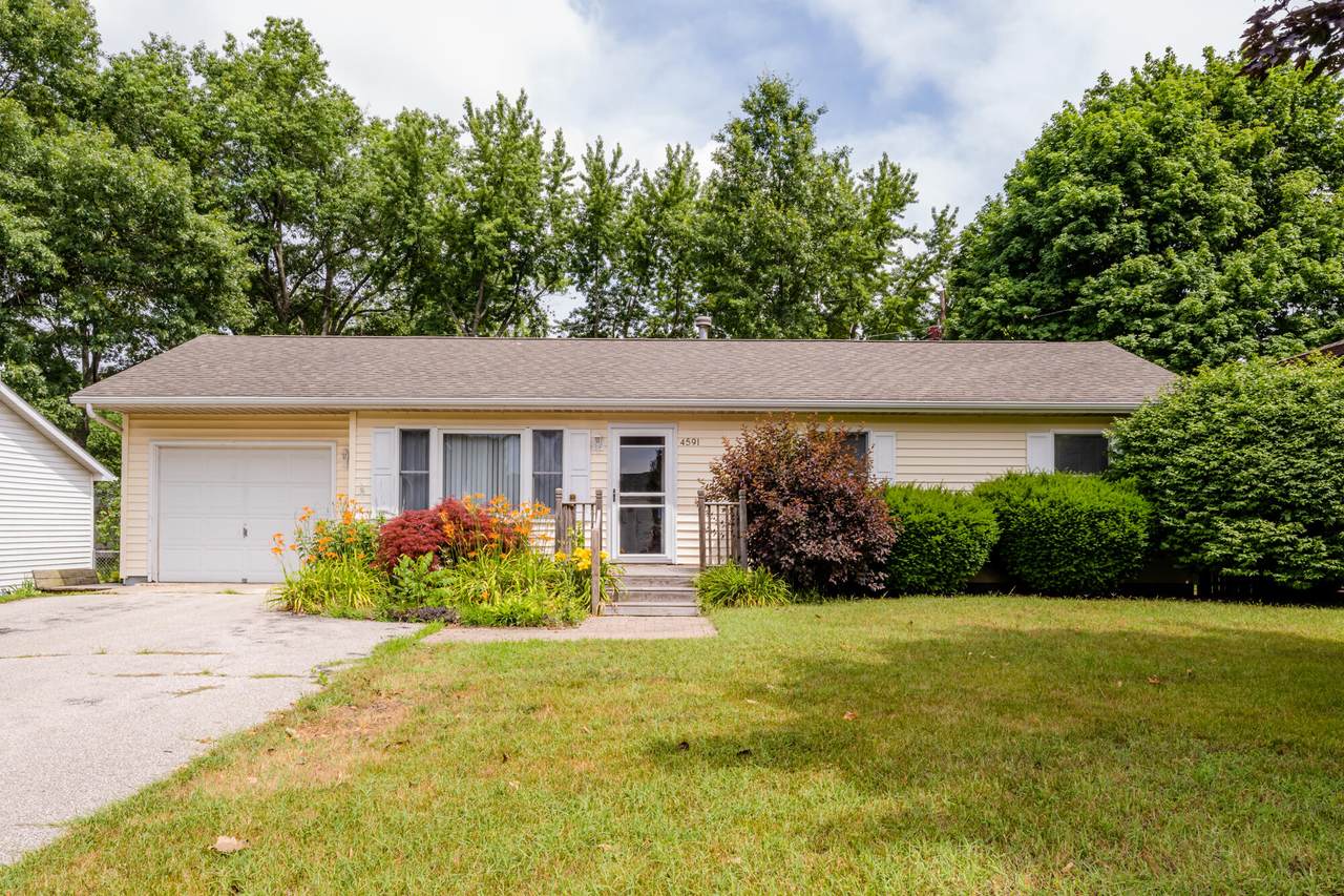 4591 Donna Drive - Photo 1