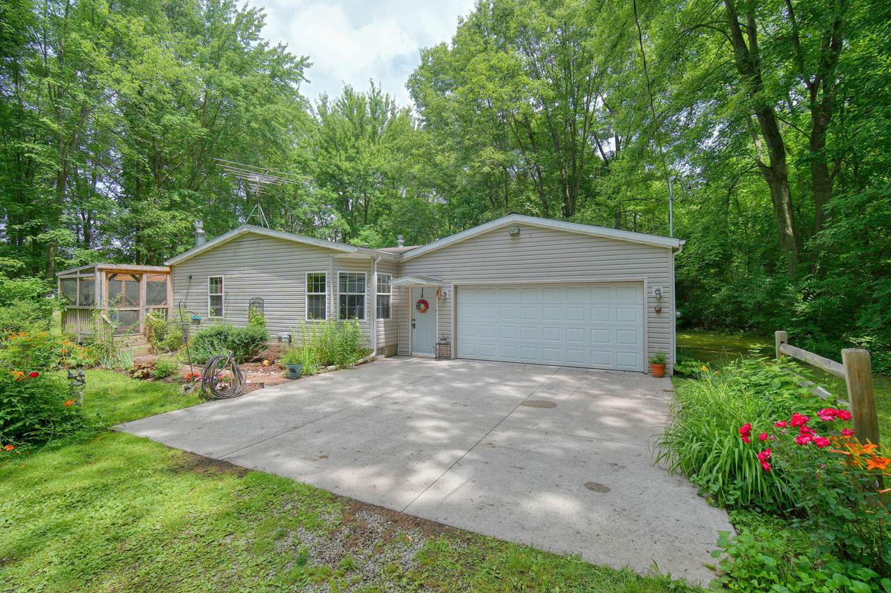 6900 King Road - Photo 1
