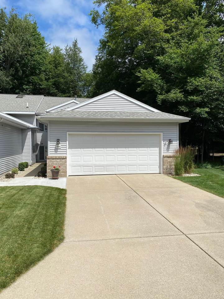 1044 Hidden Creek Drive - Photo 1