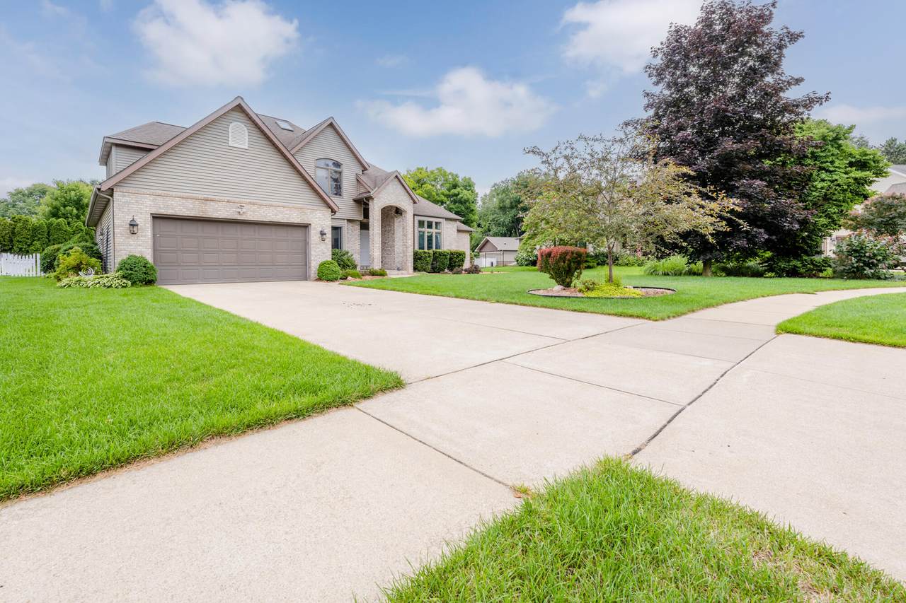 4999 Deerwood Trail - Photo 1