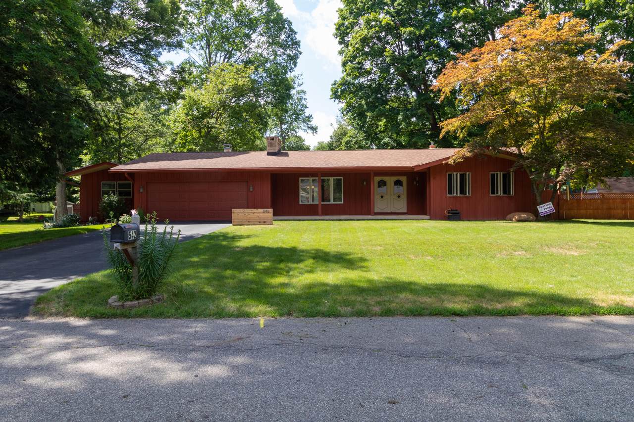 542 Hamilton Lane - Photo 1