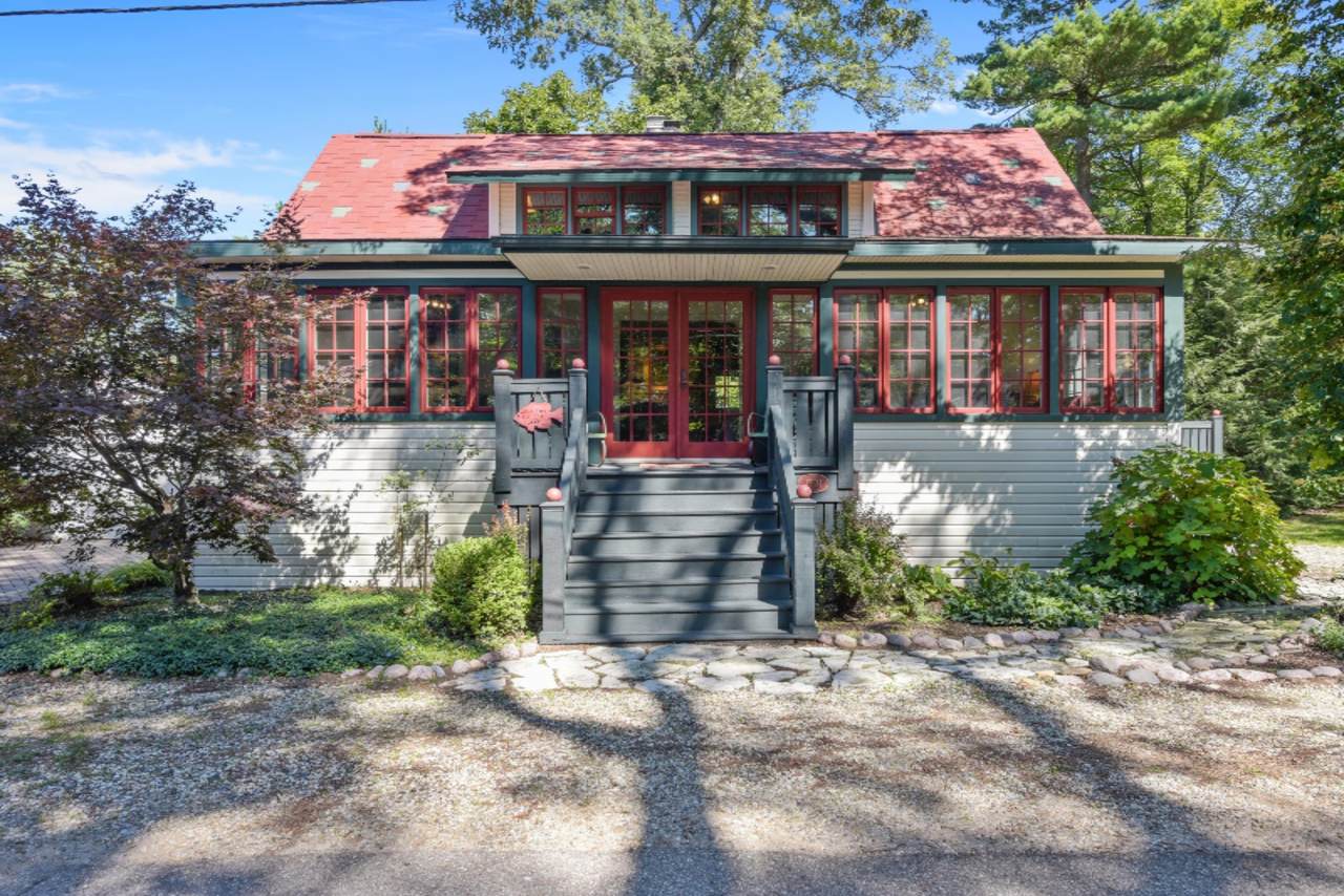 47104 Pine Avenue - Photo 1