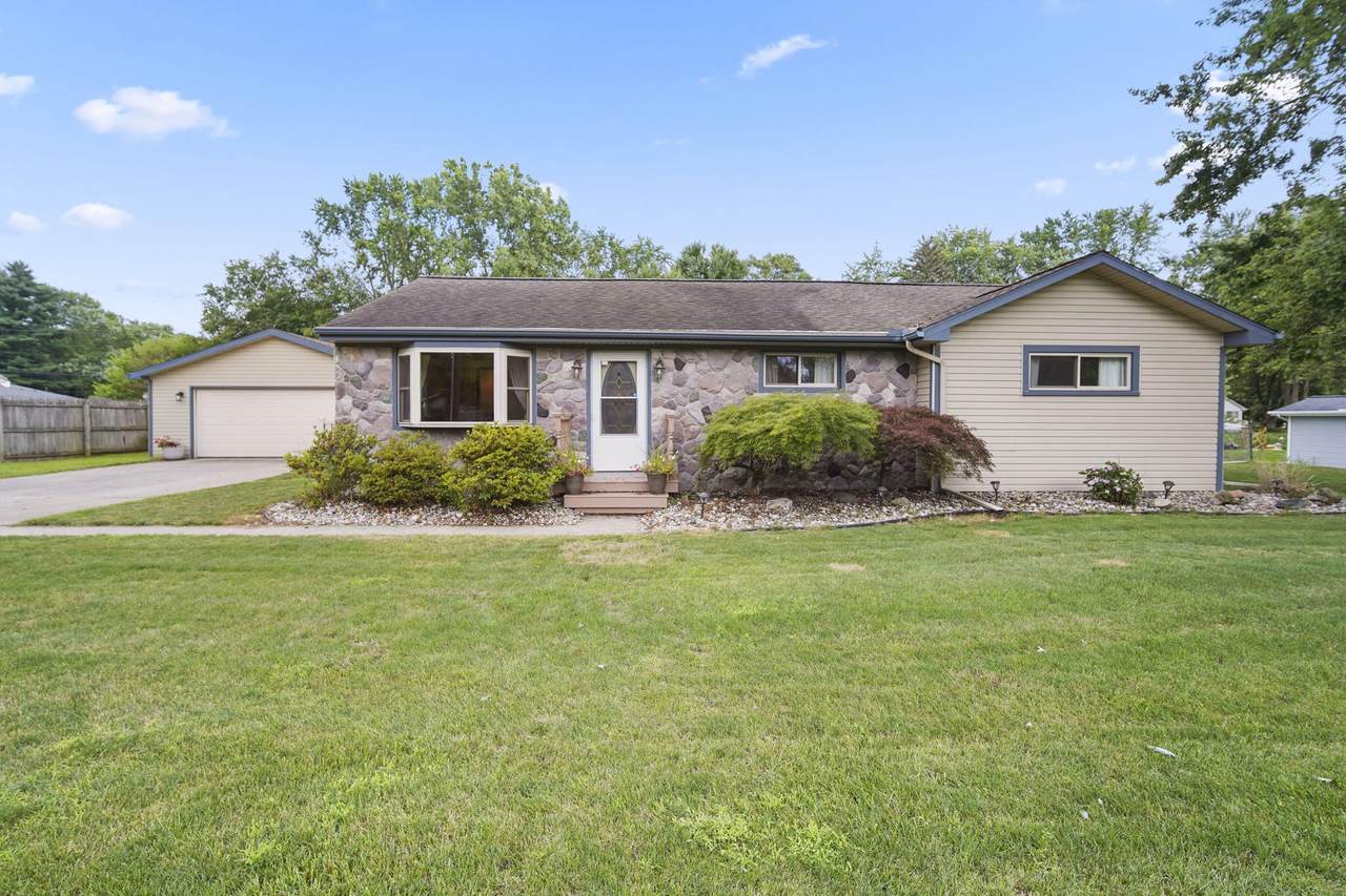 937 Floyd Avenue - Photo 1