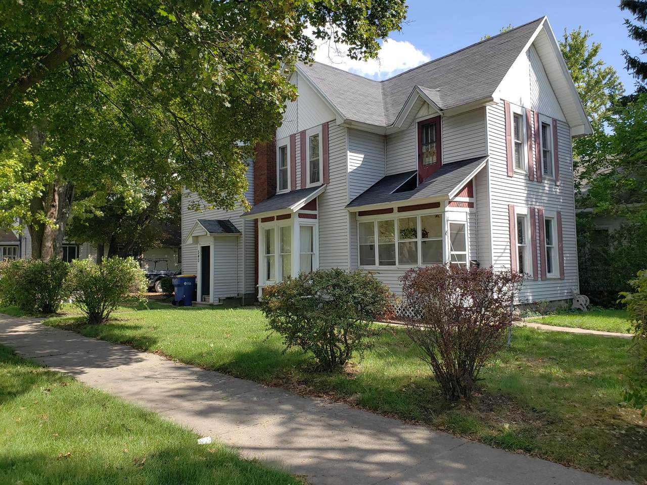 1021 2nd Street - Photo 1