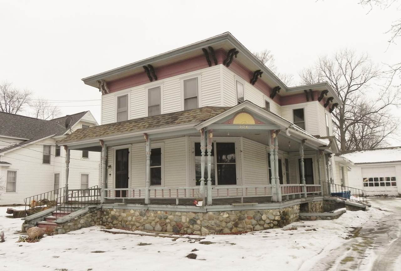 206 Delaware Street - Photo 1