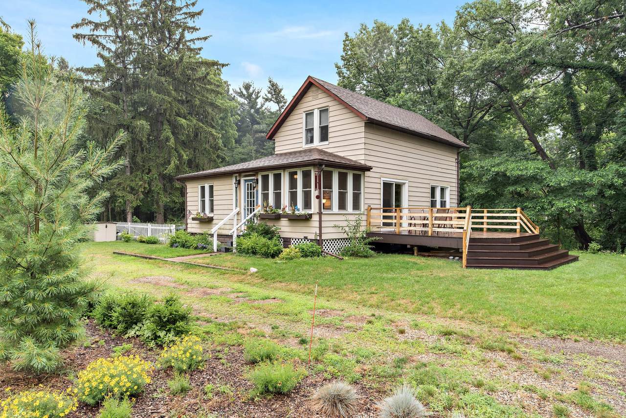2811 Lakeshore Drive - Photo 1