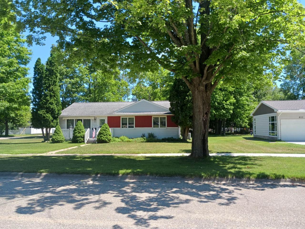 817 Cherry Avenue - Photo 1