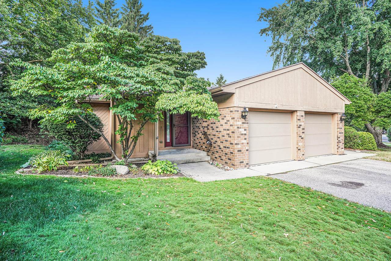 2015 Cranbrook Drive - Photo 1