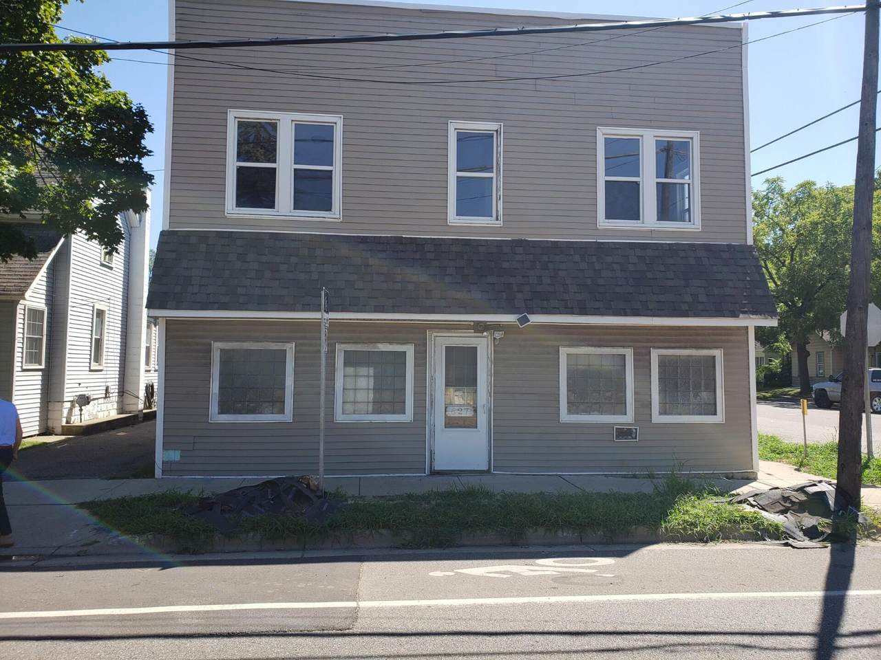 627-629 Mills St - Photo 1