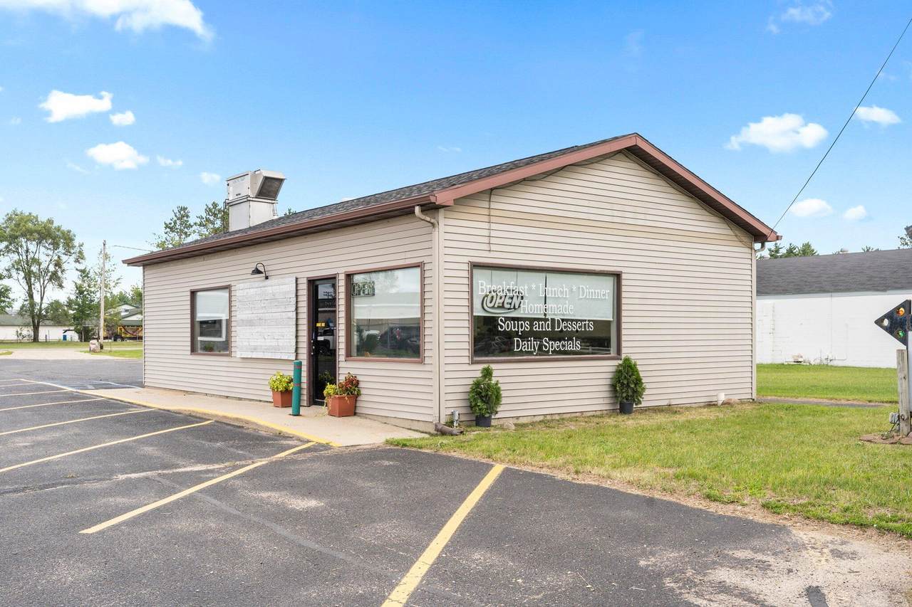 806 7th Street - Photo 1