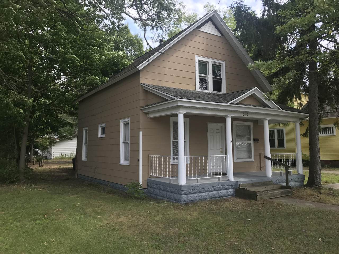 2416 Sanford Street - Photo 1