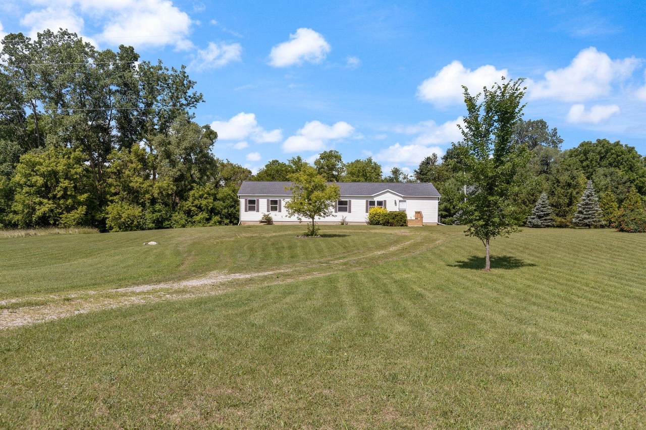 11724 Dearmyer Road - Photo 1