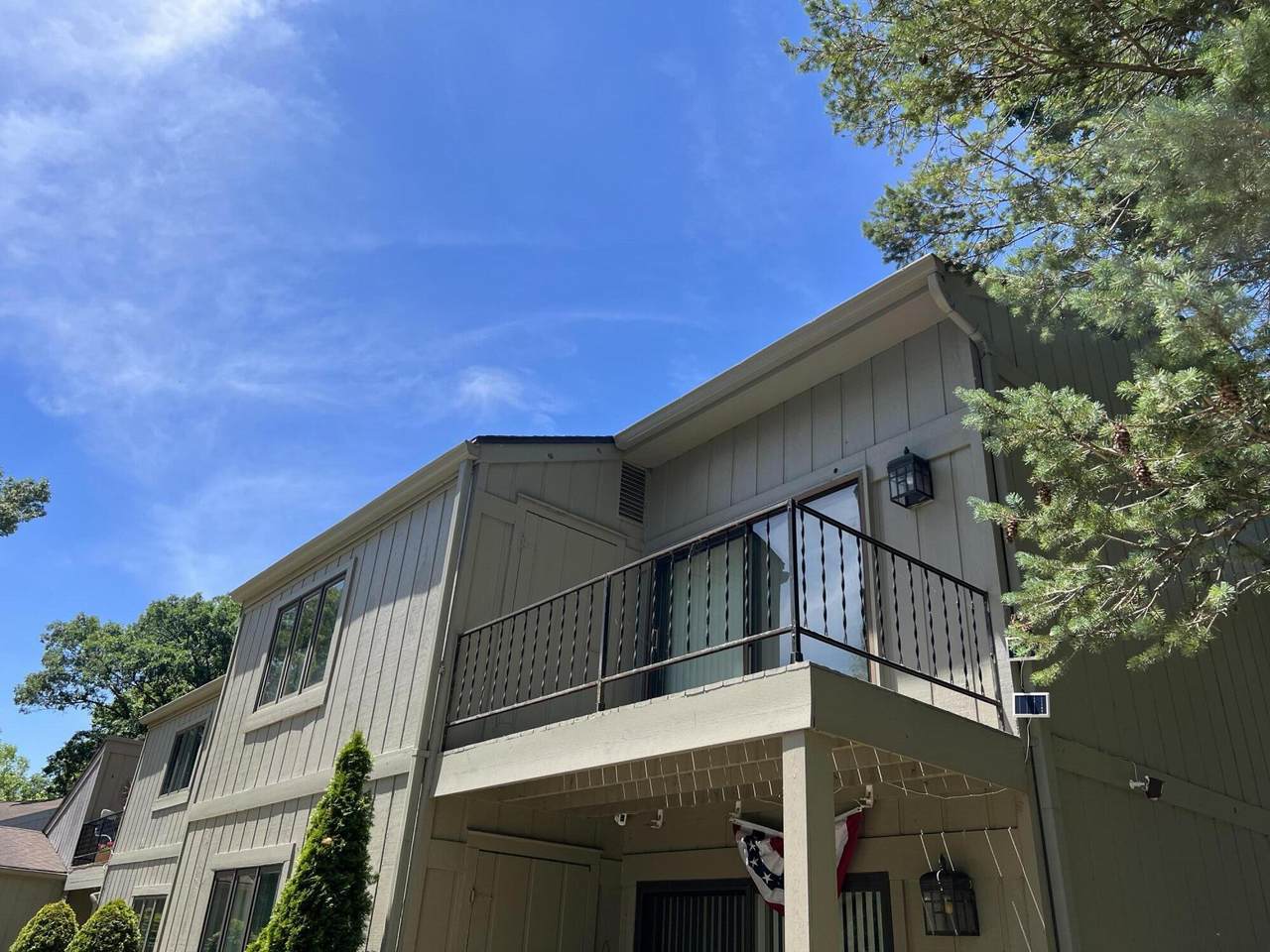 610 Vistula Terrace - Photo 1