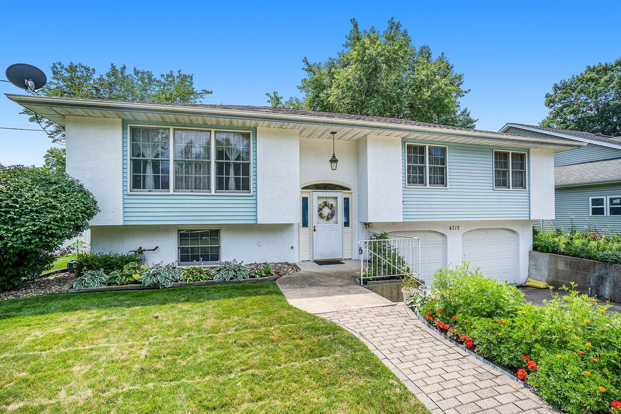 4312 Willard - Photo 1
