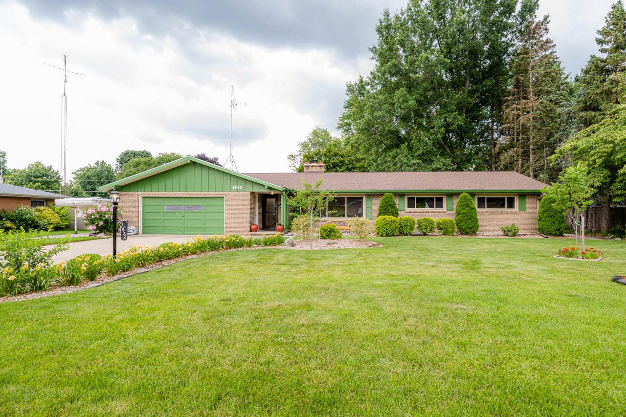 1652 Riviera Drive - Photo 1